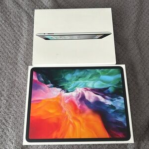 empty ipad and ipad pro box